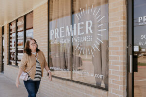 A woman enters our clinic to receive an ADHD diagnosis in Dallas.